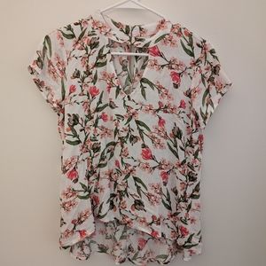 DONATING FRIDAY Floral Top